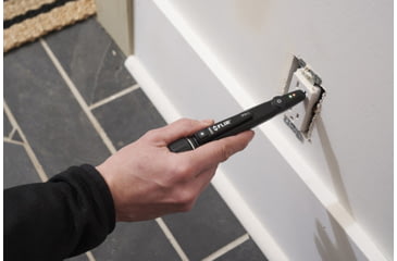 Image of FLIR Systems Triple Alarm CAT IV Non-Contact Voltage Detector w/ Flashlight, VP50-2