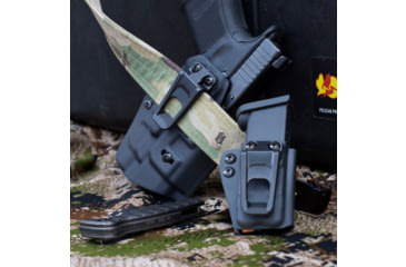Image of Crucial Concealment 1400 UNIVERSAL LIGHT HOLSTER BLK