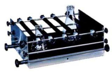 Image of Labnet Universal Platform Adjustable Securing Hardware. Holds A Variety Of Containers. S2040-15