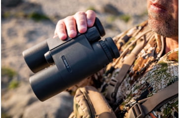 Image of Leica Geovid R 10x42mm Rangefinder Binocular, LED, Black, 40812