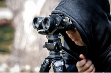 Image of Leofoto BC-02 Binoculars Adapter, ARCA Style Dovetail Standard, 28-60mm dia., Black, BC-02