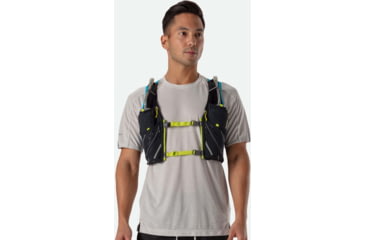 Image of Nathan Pinnacle 4l Vest Black/lime Sm NS40260-00022-S