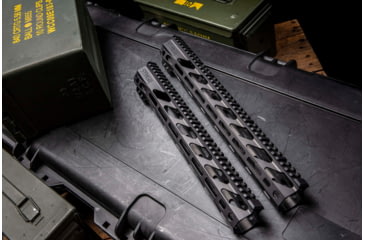 Image of STNGR VYPR M-Lok Free Float Handguard for AR15/M4, Anodized Black, 15 in, 15VM