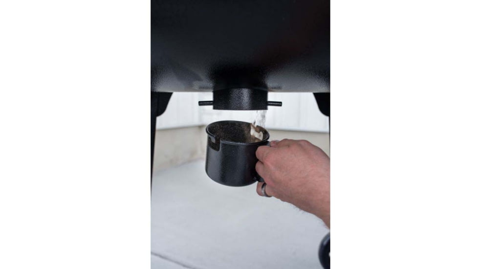 Camp Chef Pellet Grill &amp; Smoker DLX, Black, PG24