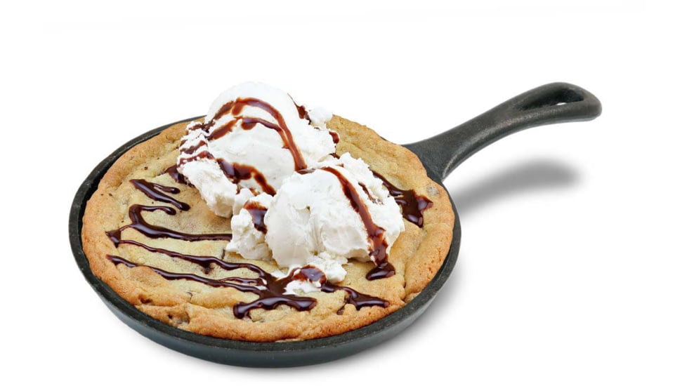 Camp Chef Skookie Cast Iron Pan With Chocolate Chip Cookie Mix, Black, CICS7C