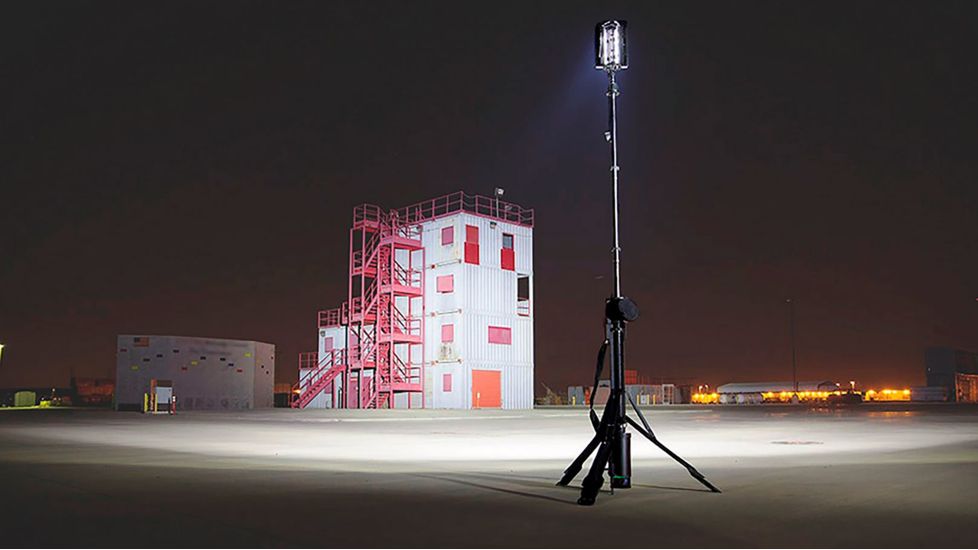 FoxFury Nomad Transformer Portable 360 Degree Scene Light,16,000 Lumens,Black 200-1200