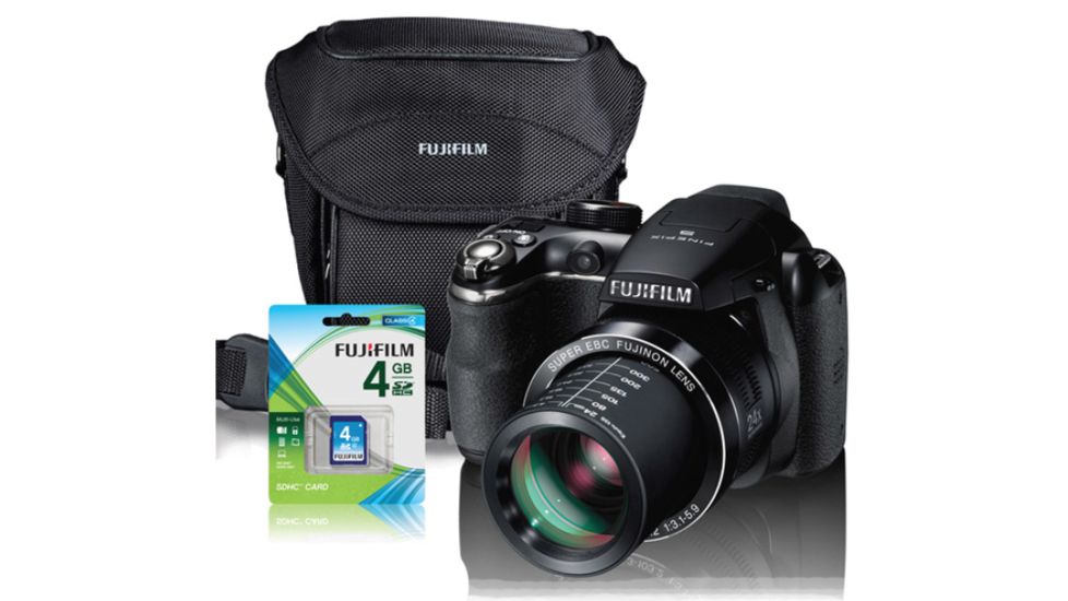 Fuji FinePix S4200 SuperZoom 24x Digital Camera - Bundle with Case, Batteries, 4GB Card
