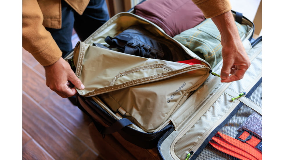 Gregory Cache Large Spinner Rolling Luggage