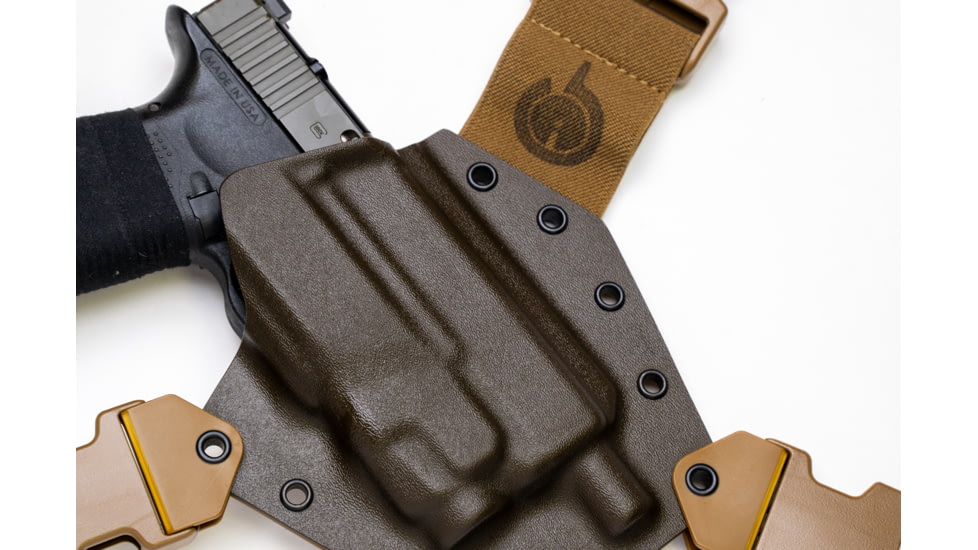 GunfightersINC Kenai Light Bearing Chest Holster, Glock 17, Tlr-7A, MAS Grey/ Coyote, Coyote Harness, Right Hand, KN-LB-Glock17-TLR7A-00000041