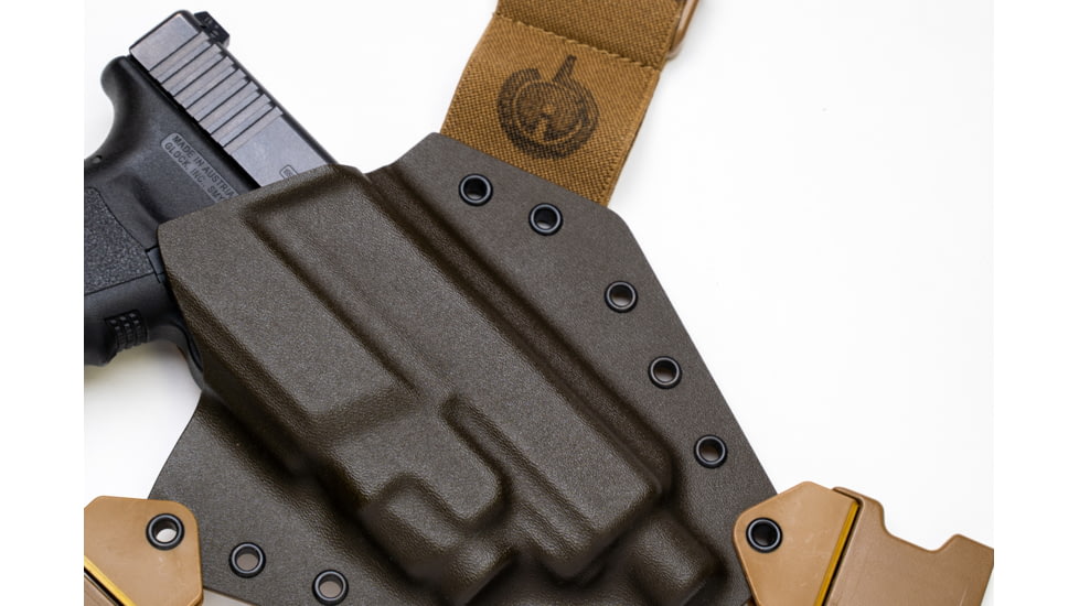 GunfightersINC Kenai Light Bearing Chest Holster, Glock 19,45 Tlr-7A, MAS Grey/ Coyote, Coyote Harness, Left Hand, KN-LB-Glock19-TLR7A-00000082