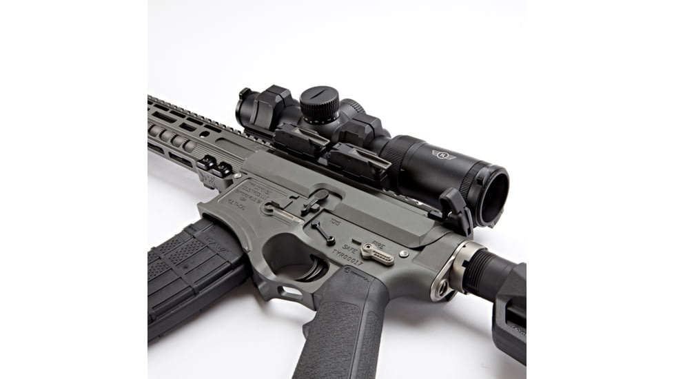 Hi-Lux Optics CMR8 1-8X26 Rifle Scope w/Green Reticle, Matte Black, CMR8F