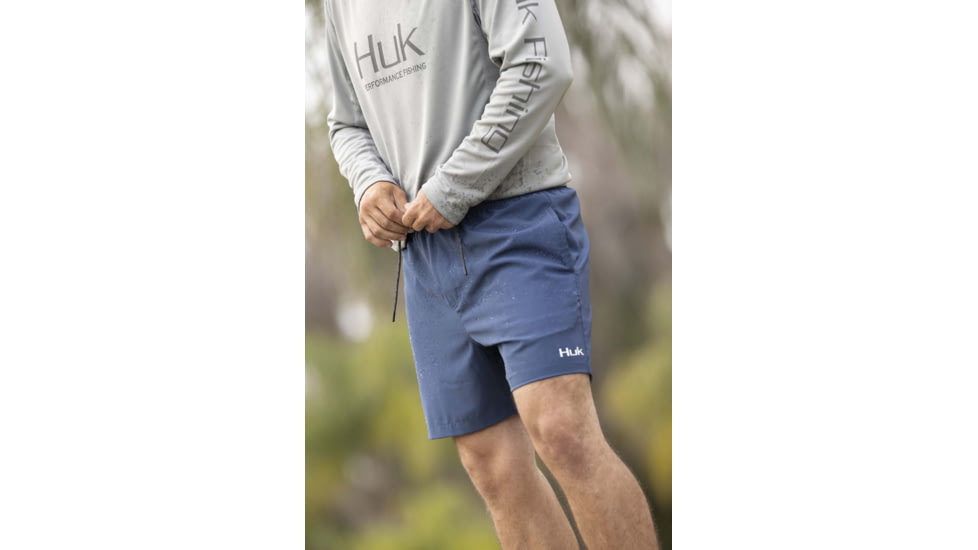 HUK Performance Fishing Capers Volley 5.5 in Short - Men's, Sargasso Sea, Medium, H2000119-409-M