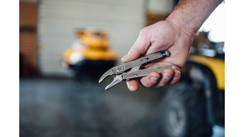 Leatherman Tools Crunch Multi Tool Standard Stainless Finish With Nylon Sheath 68010201K