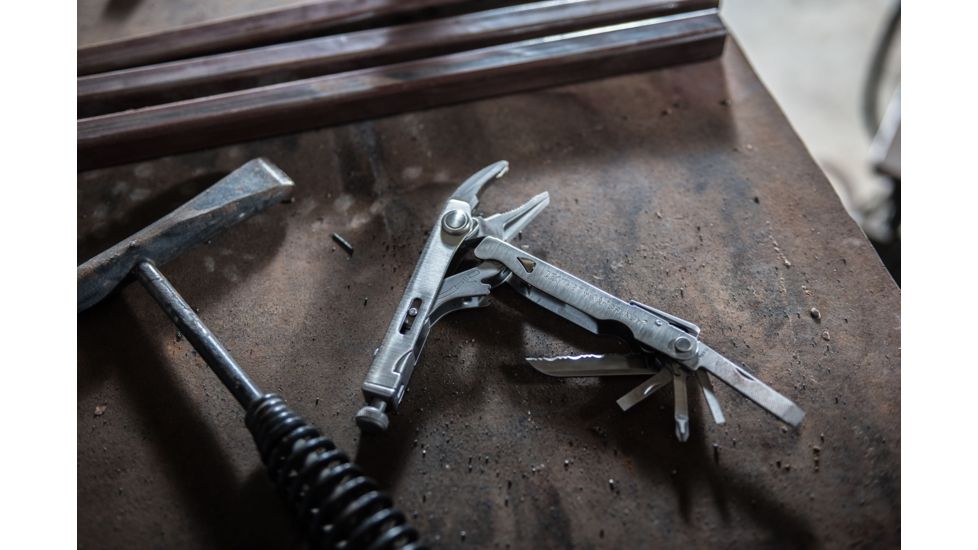 Leatherman Tools Crunch Multi Tool Standard Stainless Finish With Nylon Sheath 68010201K