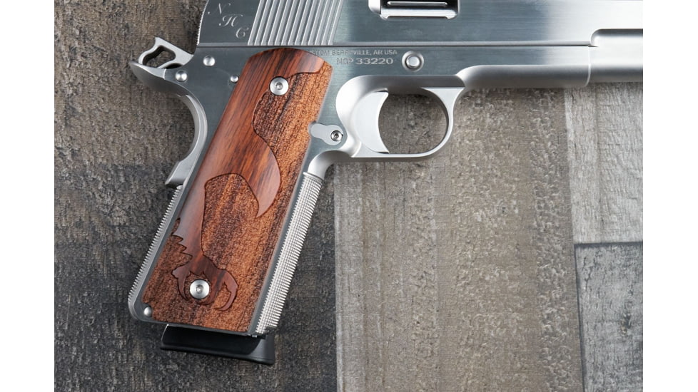 Nighthawk Custom Gov, Cocobolo, Nighthawk Silhouette, Stippled Checkering, G178