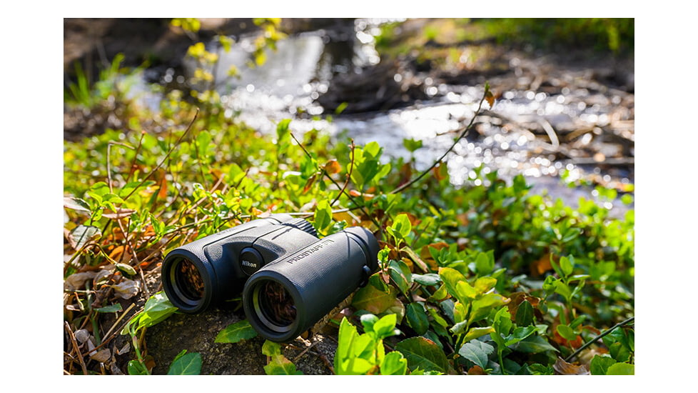 Nikon PROSTAFF P7 10x30mm Binocular, Roof Prism, Black, 16771