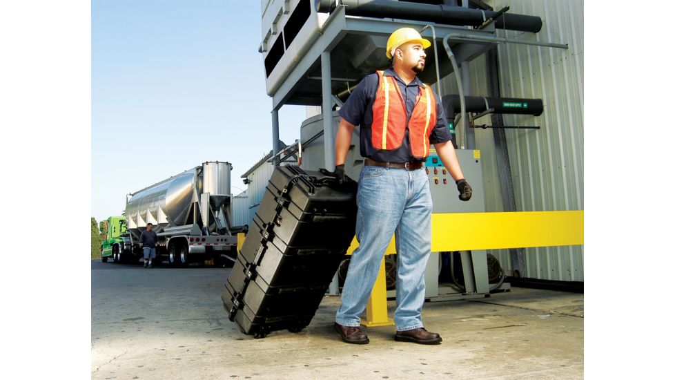 Pelican 1780T Transport Watertight Case, w/ Liner &amp; Rifle Foam Cut, Black 1780-006-110