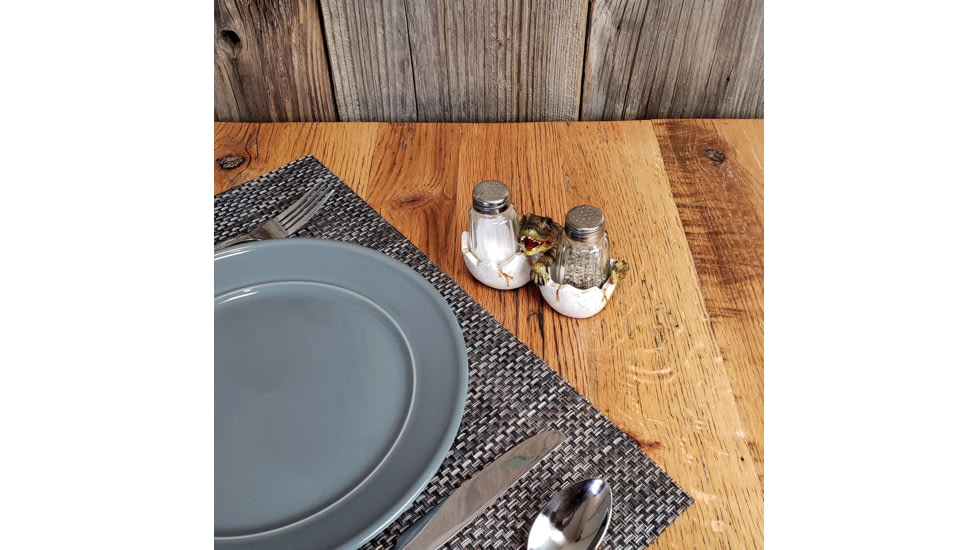 Rivers Edge Salt and Pepper Shakers, Baby Alligator, 548