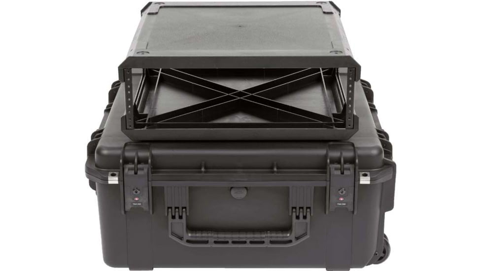 SKB Cases Seres Case Wth Removeable 3U Injecton Molded 20in Rack Cage, Tsa Lockng Latches, Wheels, 3I-2424M103U