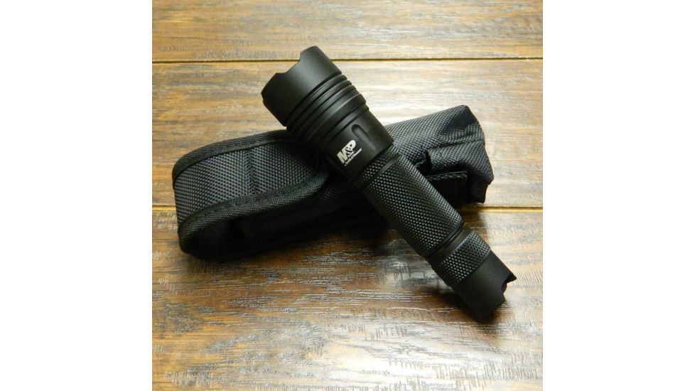 Smith &amp; Wesson M&amp;P10 LED Flashlight, Black body/White LED 110214