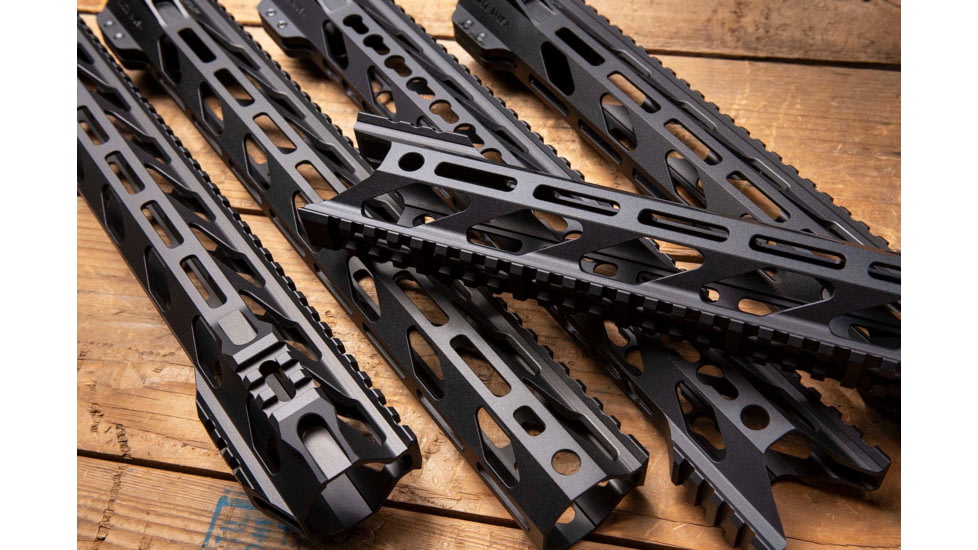 STNGR RPTR M-Lok Free Float Handguard for AR15/M4, Anodized Black, 15 in, 15RM