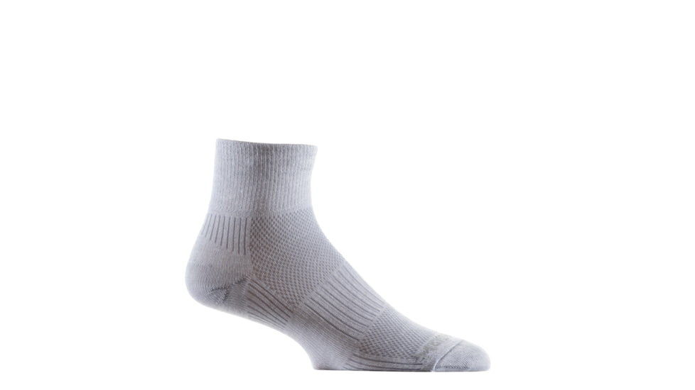 Wrightsock Double Layer CoolMesh II Quarter Sock, Lt. Grey, Small, 8051.05
